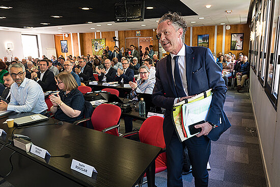 Election de Christophe B&eacute;chu pr&eacute;sident d'Angers Loire M&eacute;tropole