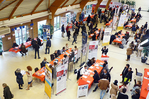 330 visiteurs au job dating intérim