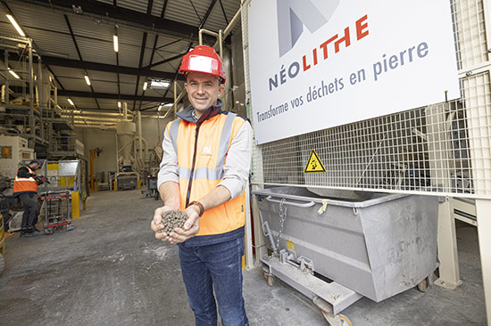 Photo de l'usine de Néolithe à Avrillé.